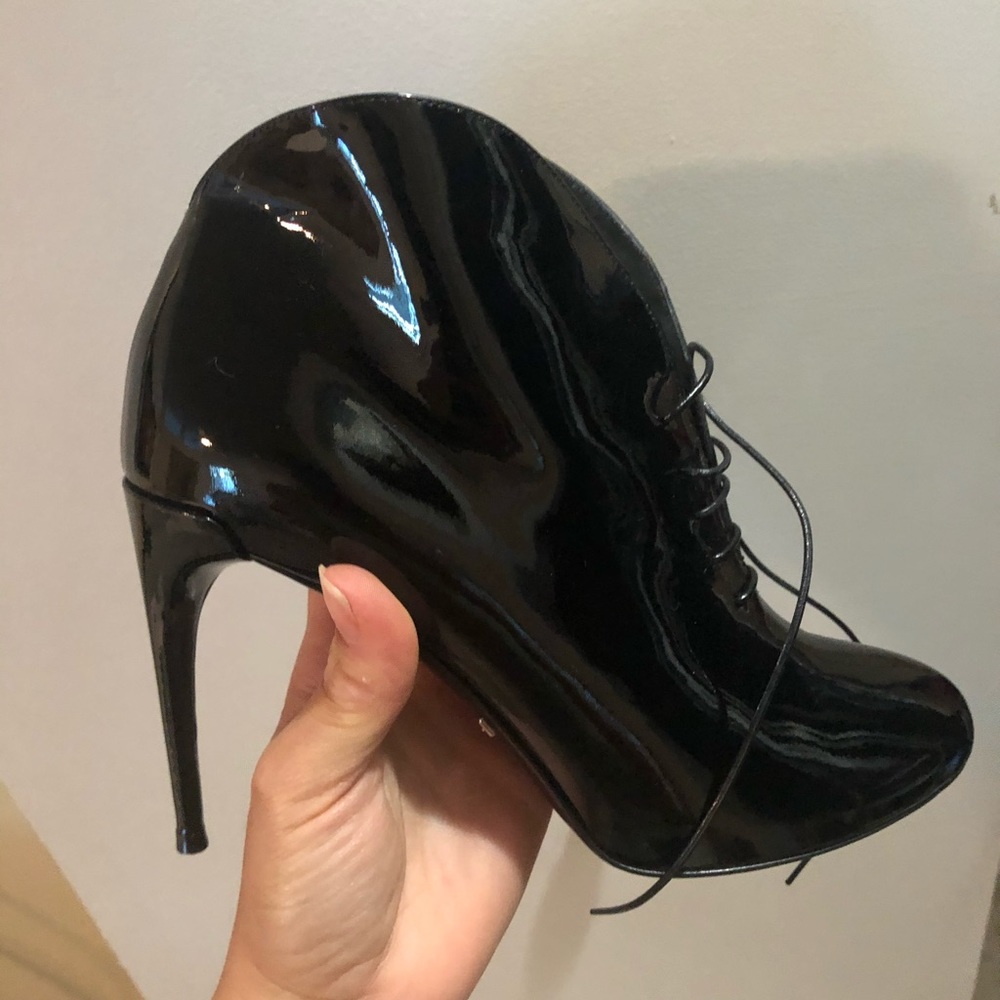 Gucci black patten leather ankle boots - Picture 7 of 12